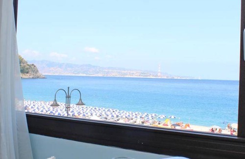 Scilla Bed & Breakfast | Cozy Bed and Breakfast with Kitchen & Pet-Friendly Options
