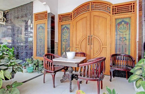 Tegal Bed & Breakfast | Cozy Bed and Breakfast for 10 Guests in Prime Location