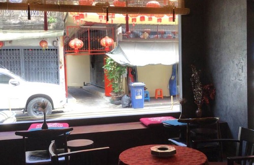 Talat Noi Hostel | Cozy 4-Star Hostel with Kitchen & Restaurant for Two