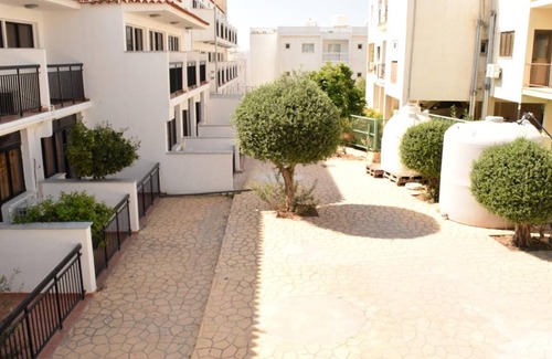 Ayia Napa Hotel | Budget-Friendly 25 m² Hotel for Up to 127 Guests