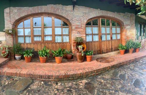 Logrosan House | Cozy 25 m² House for 3 Guests with Kitchen & Pet Friendly