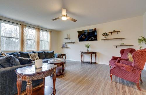 Johnstown House | Pet-Friendly Family Retreat Close to Columbus Attractions