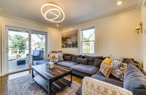 East Shore House | Relaxing New Haven Retreat with Private Pool, Steps to Beach