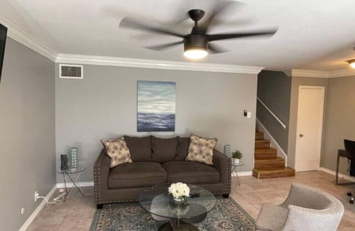 Grand Prairie Apartment | Relaxing 2BD Condo with Pool Near Six Flags - Grand Prairie