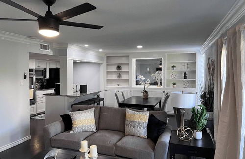 Grand Prairie Apartment | Explore a Pet-Friendly 3BD Condo Near Six Flags