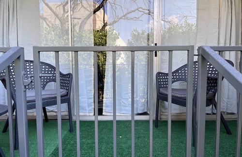 Grand Prairie Apartment | Explore a Pet-Friendly 3BD Condo Near Six Flags
