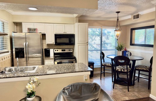 Irving Apartment | Modern 2BD Condo near Airport with Pet-Friendly Perks