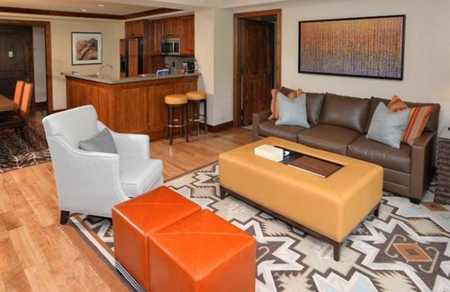 Avon Condo | Unmatched Ski Access at The Ritz, Bachelor Gulch