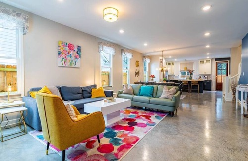 University District House | Relaxing Getaway with Hot Tub & Game Room - 10/10 Rated