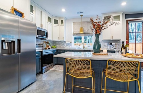 University District House | Relaxing Getaway with Hot Tub & Game Room - 10/10 Rated