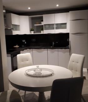Dole Apartment | Discover 25 Rue Raymond Braillard: Top-Rated Family Hotel