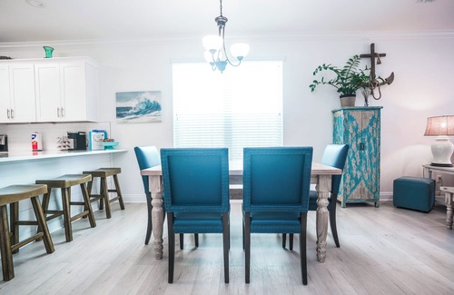 Riviera Beach House | Beachside Oasis: 2 King Suites, Steps from the Shore!