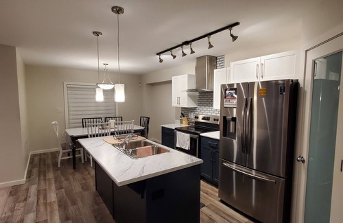 Fort Gary House | Spacious 5-Bedroom Home with Spa and Hot Tub in Bridgwater
