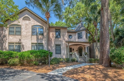 Seabrook Island House | Relax at 2502 Chateau by the Green with Pool Access