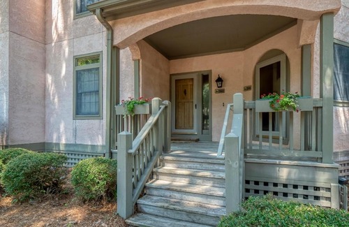 Seabrook Island House | Relax at 2502 Chateau by the Green with Pool Access