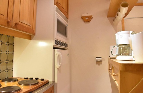 Meribel Centre Apartment | 250m from resort center, 1st floor, view mountain, ski locker, 42m², Méribel