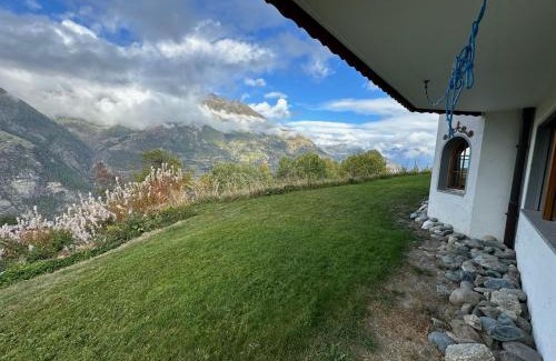 Graechen Apartment | Ideally Located Near Hannigalp with Scenic Mountain Views