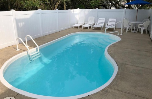 Duck House | Top-Rated Duck Dunes: Pool, Hot Tub & Family-Friendly Fun