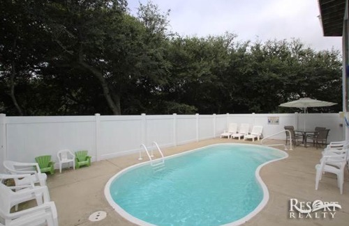 Duck House | Top-Rated Duck Dunes: Pool, Hot Tub & Family-Friendly Fun