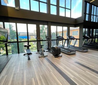 Phra Khanong Apartment | Modern Two-Bedroom Apartment Near BTS OnNut with Pool