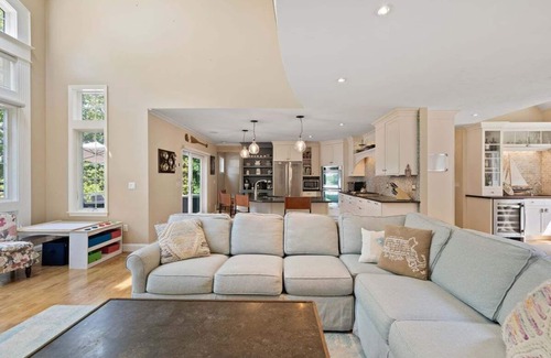 Cotuit House | 252-Co Clams & Shells High End Cotuit Waterfront, Pool & Dock, Bring your Boat!
