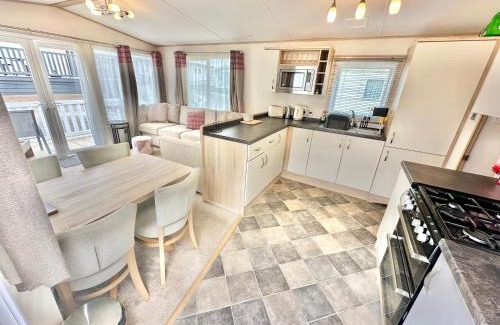 Wimborne Resort | Relax at 252 Wilksworth Caravan Park with Pool Access
