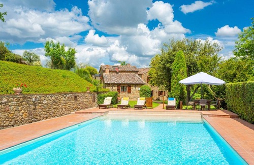 Sinalunga Villa | Spacious Villa with Private Pool for 12 Guests