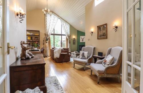 Colchester House | Discover 256 London Road: A Guest Favorite with 8.5/10