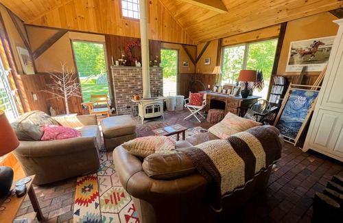 Poultney House | Spacious Family Retreat with 4 Bedrooms for Up to 8 Guests