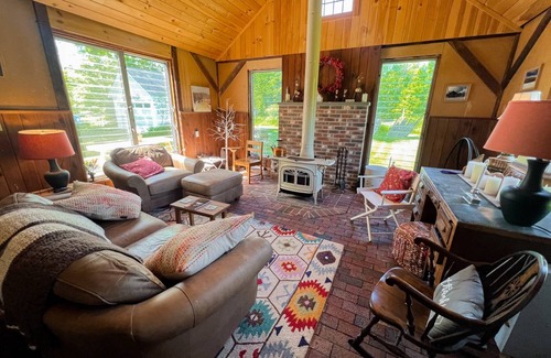 Poultney House | Spacious Family Retreat with 4 Bedrooms for Up to 8 Guests