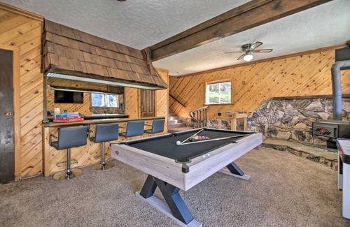 Pine Mountain Club Cottage | Spacious 5-Bedroom Cottage with Pool & Mountain Views