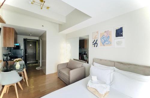 Cagayan de Oro Apartment | 25F Condo at The Loop Tower Limketkai Center CDO