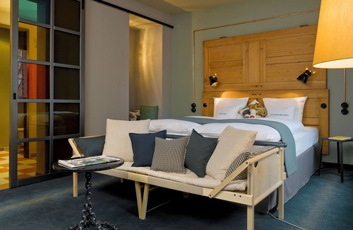 Altstadt Hotel | Discover 25hours Hotel Altes Hafenamt: Rated 9.2/10!