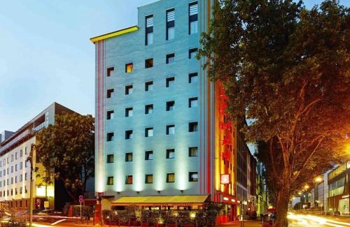Ostend Hotel | Stylish 25hours Hotel The Goldman with Pet-Friendly Perks