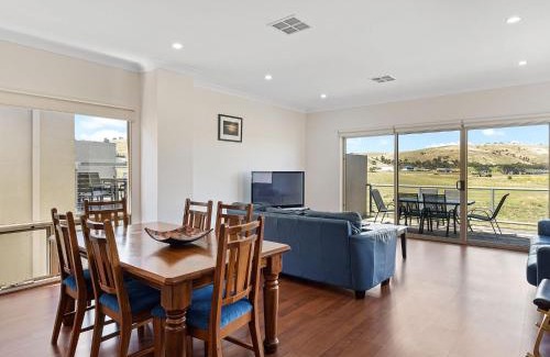 Normanville House | Pet-Friendly Retreat at 26 45 St Andrews Boulevard