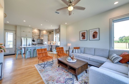 Weston House | Enchanting 26-Acre Pilot Point Ranch: Pool & Mini Golf Fun