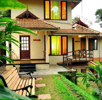 Pallivasal Hotel | Cozy 4-Star Hotel for Up to 3 Guests with Restaurant