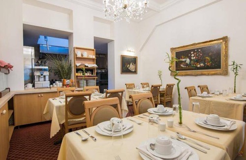 Stationsbuurt Noord Hotel | Comfortable 4-Star Hotel for Up to 4 Guests with Spa