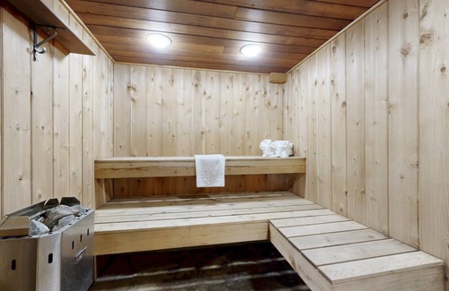 Manitowish Waters Cabin | Spacious Oceanfront Cabin with 4 Bedrooms for 14 Guests