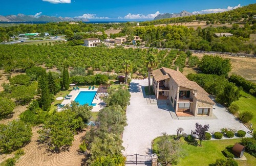 Alcudia House | Spacious 5-Bedroom House with Private Pool for Getaways