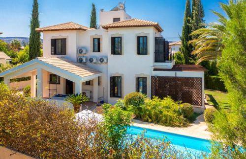 Latchi Villa | Spacious 4-Bedroom Villa with Pool for Up to 8 Guests