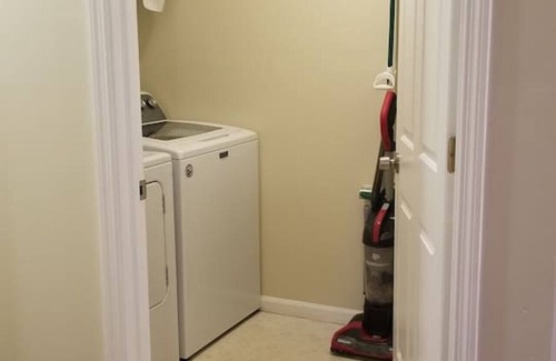 Monroe House | Experience Comfort at 260 Overbrook with Pet-Friendly Amenities
