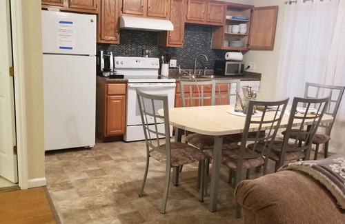 Monroe House | Experience Comfort at 260 Overbrook with Pet-Friendly Amenities