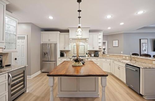 Seabrook Island House | Unforgettable Stay at 2611 High Hammock: Poolside Retreat