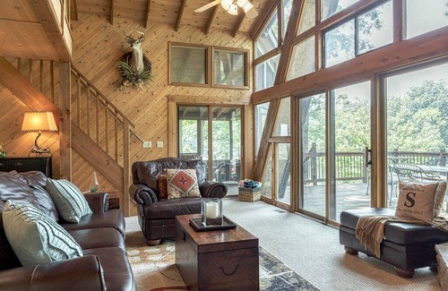 Innsbrook Ski Chalet | Pet-Friendly Lakeside Chalet with Private Dock & Firepit