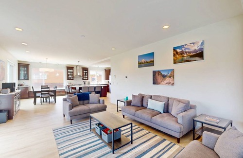 Tabernash House | Spacious 5-Bedroom House for Up to 16 Guests