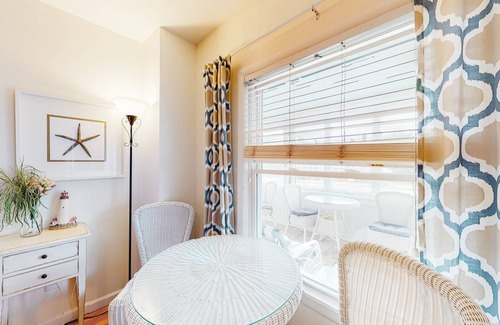 South Rehoboth House | Spacious 8-Bedroom House for Large Groups, Pet Friendly