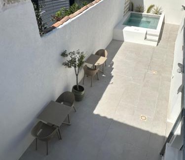 Aigues-Mortes Bed & Breakfast | 27 côté remparts