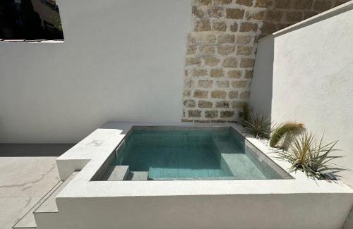 Aigues-Mortes Bed & Breakfast | 27 côté remparts