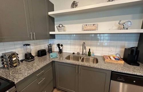 Pflugerville Apartment | Cozy King Suite with Breakfast & Family-Friendly Amenities